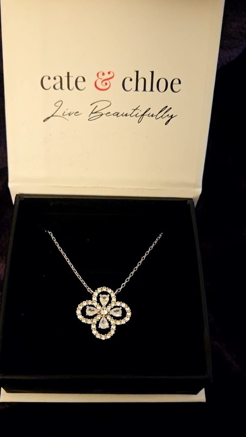 Customer photo review of Marie 18k White Gold Plated Clover/Flower Pendant Necklace with Swarovski Crystals