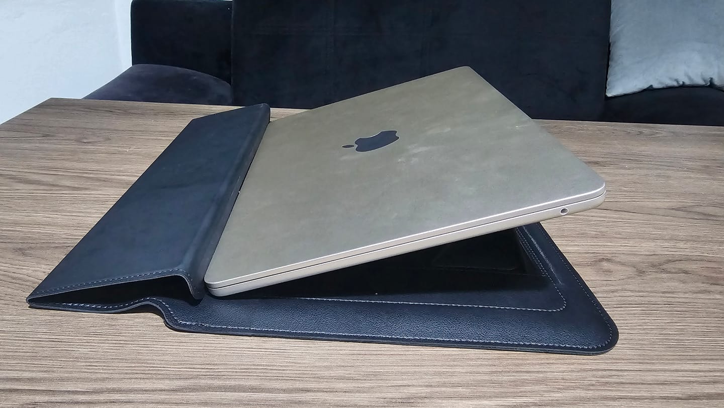Customer photo review of Funda Notebook Smart Case
