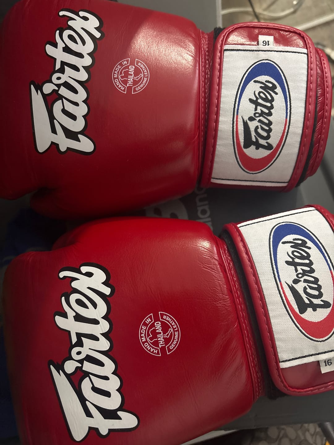 Customer photo review of FAIRTEX UNIVERSAL TIGHT-FIT BOXING GLOVES - BGV1