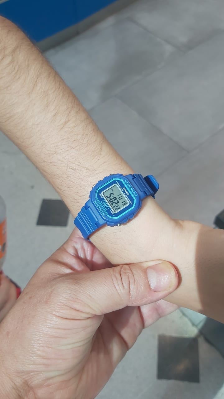 Customer photo review of Reloj Casio Vintage LA-20WH-2ADF Azul