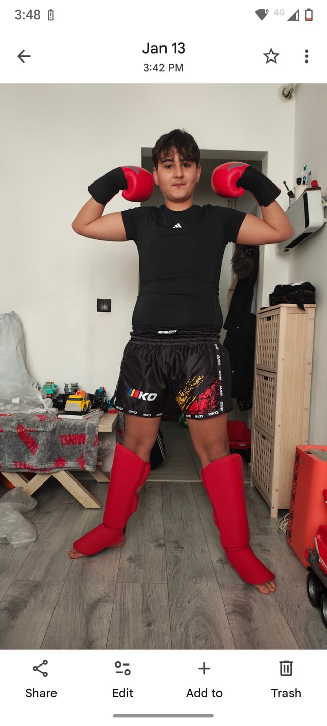 Customer photo review of Sort Kickbox Knockout V2