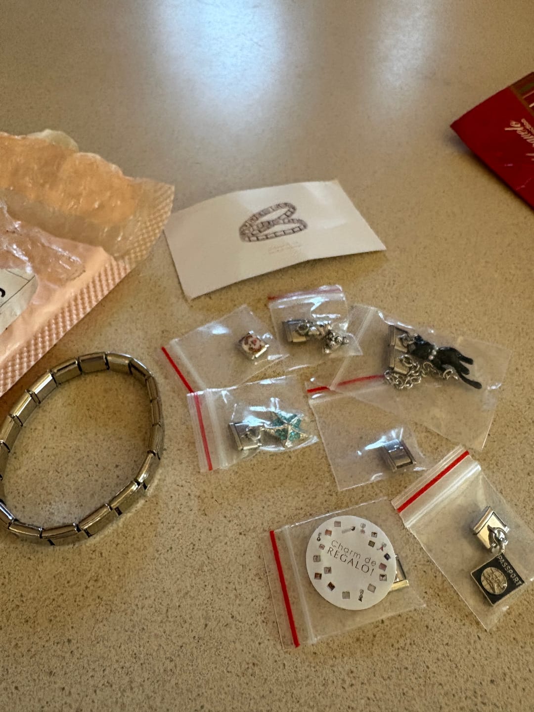 Customer photo review of Charm Colgante Gatito