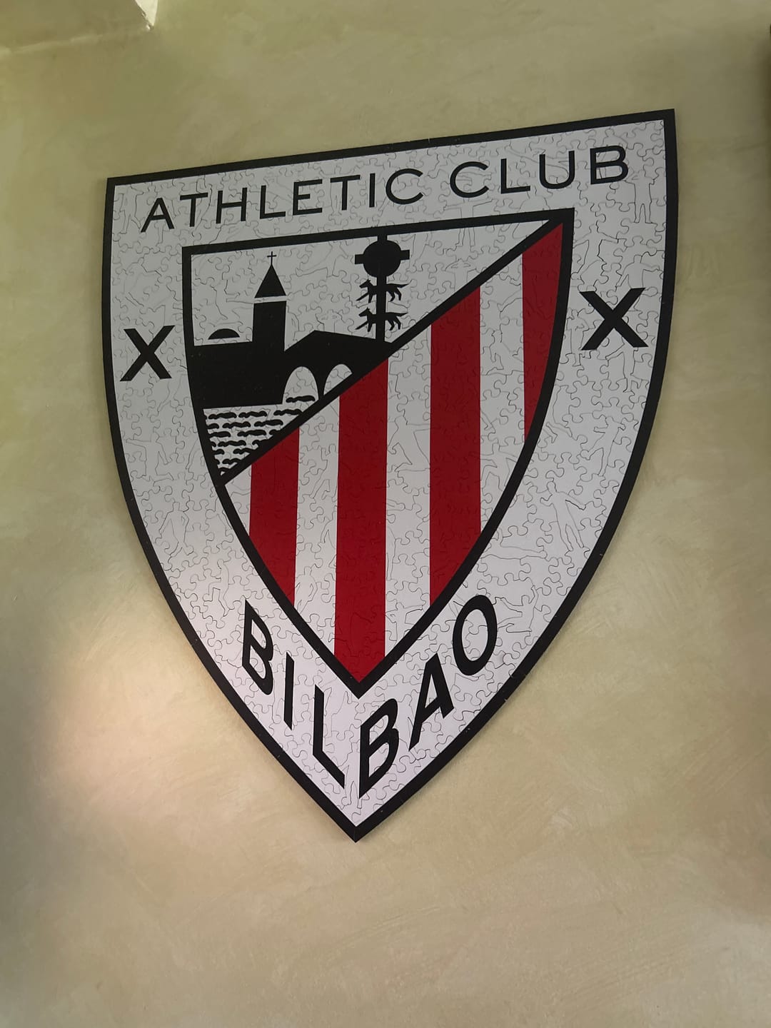 Customer photo review of Athletic Club® Logo - Puzzle de Madera