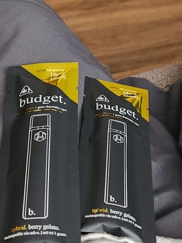 Customer photo review of 1 Gram THCA Full Spectrum Vape Pen | Berry Gelato - Hybrid