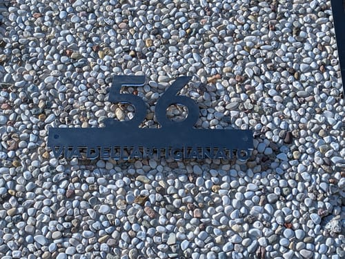 Customer photo review of Numero civico e testo sagomato modello Line 02 Acrilico