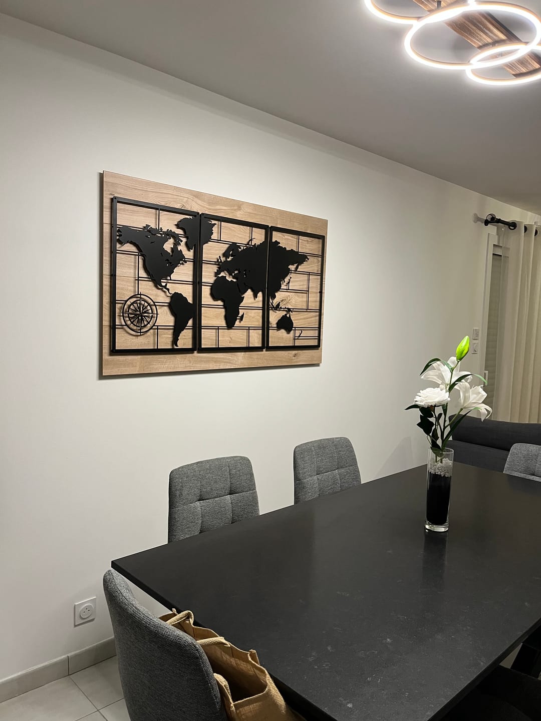 Customer photo review of Décoration Murale en Métal - Triptyque Carte du Monde (M4)