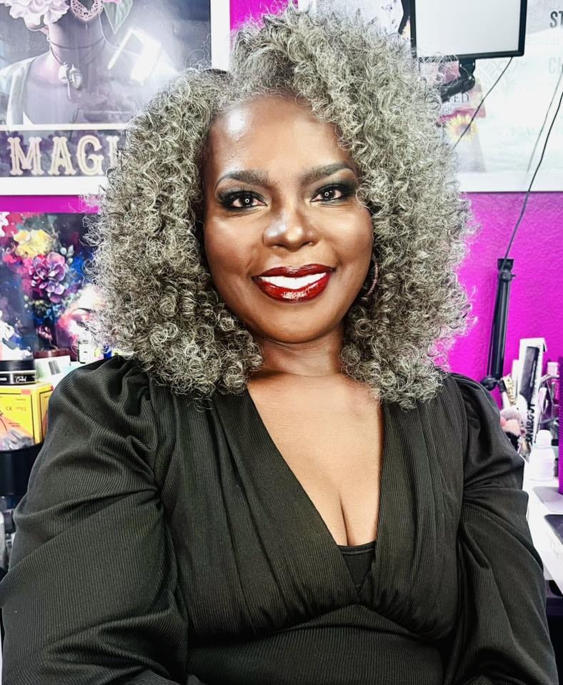 Customer photo review of Luvwin 13x4 Salt And Pepper Wand Curly Glueless Gray Color Pre-Cut Lace Wig
