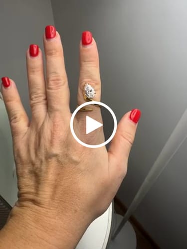 Customer video review of Anello Goccia d’Amore