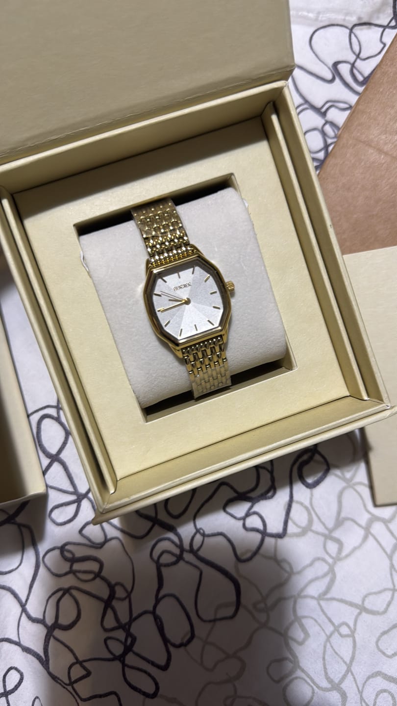 Customer photo review of Julia Gold White