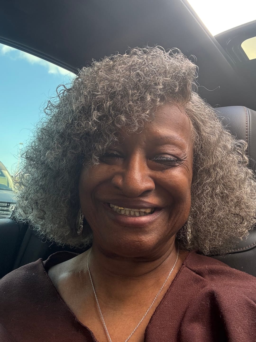 Customer photo review of Luvwin 13x4 Salt & Pepper Bouncy Curls Glueless Grey Wig 100% Human Hair