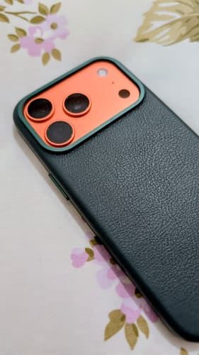 Customer photo review of iPhone 17 Pro Leather Case - Timeless Luxe - Racing Green