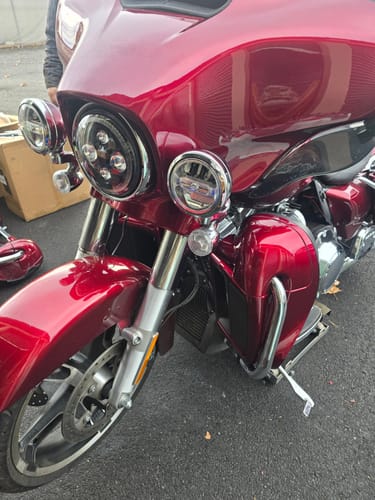 Customer photo review of HR3 Velocity Red Sunglo 2016S Vented Lower Fairing Kit For Harley Touring models 2014-2024