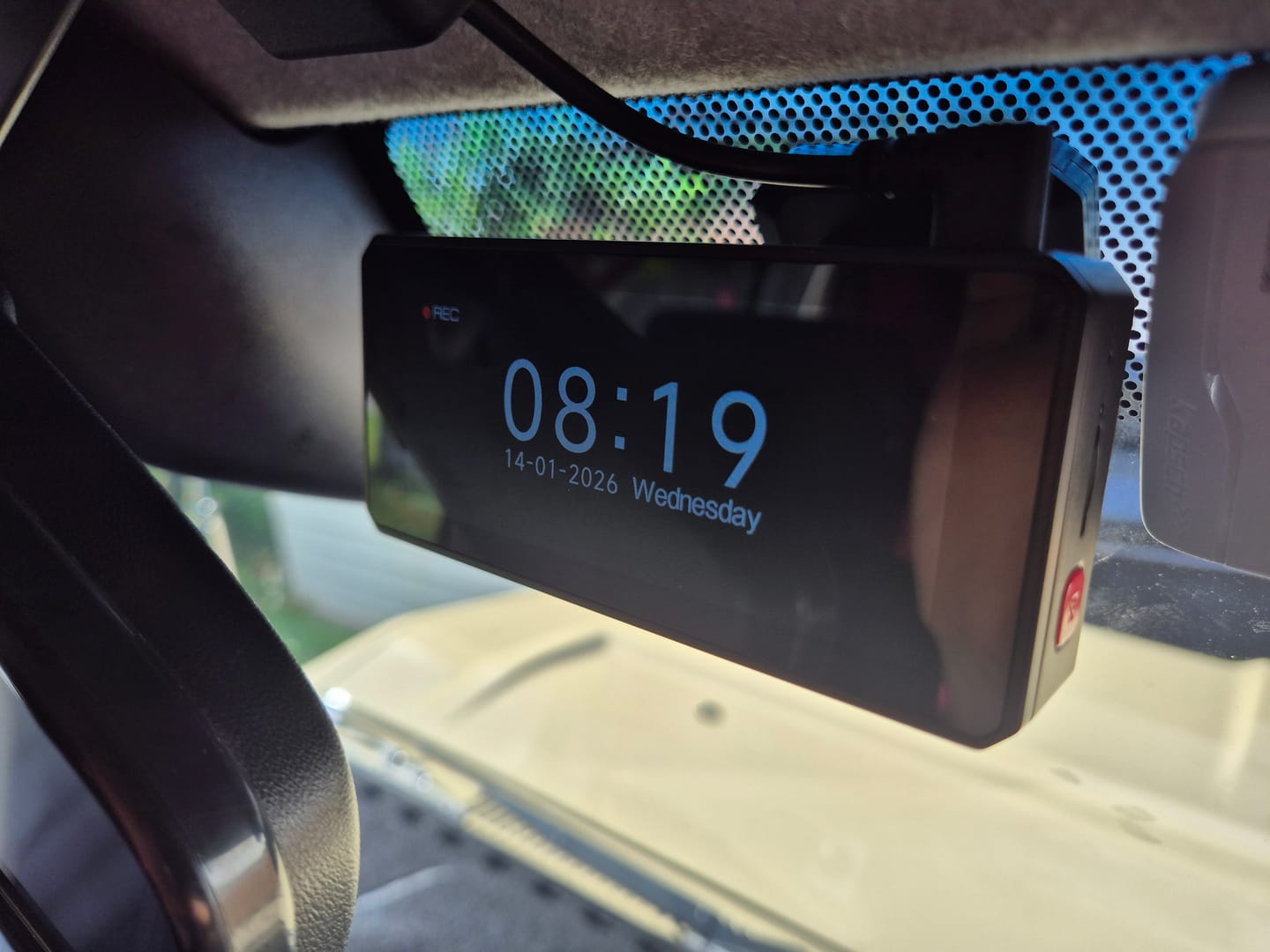 Customer photo review of F77 STARVIS 2 4K+4K Dual IMX678 Voice Control 5.8GHz High Speed WIFI Dash Cam