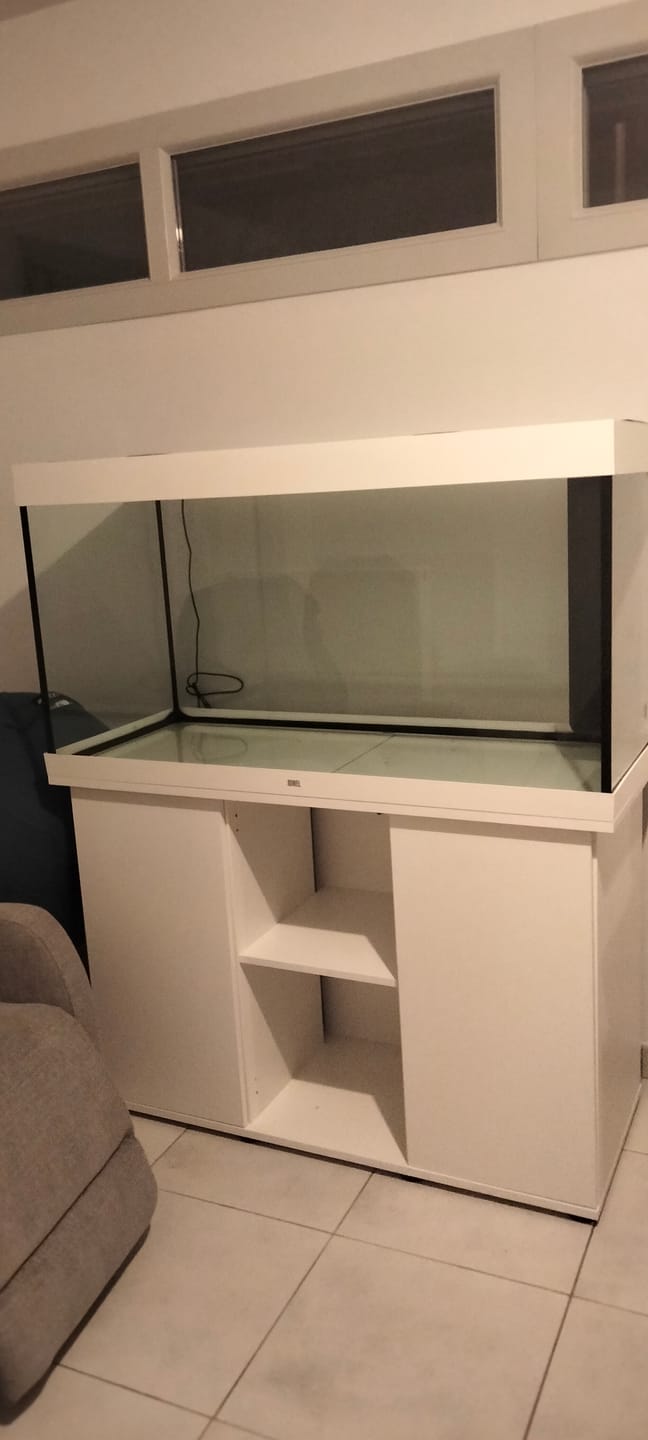 Customer photo review of Aquarium Rio 350 LED Blanc Équipé JUWEL - 350L