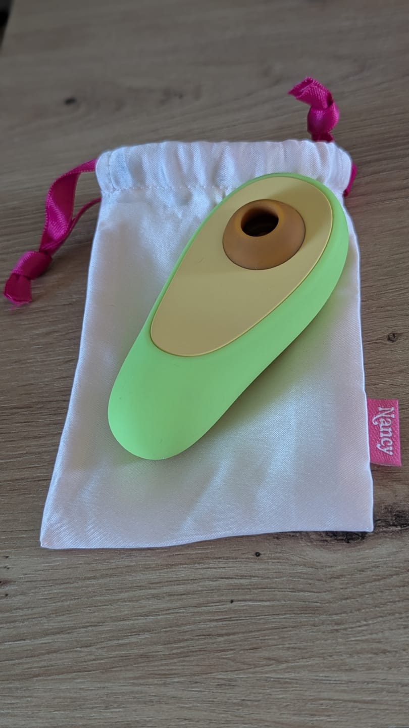 Customer photo review of Avo Clitoral Massager