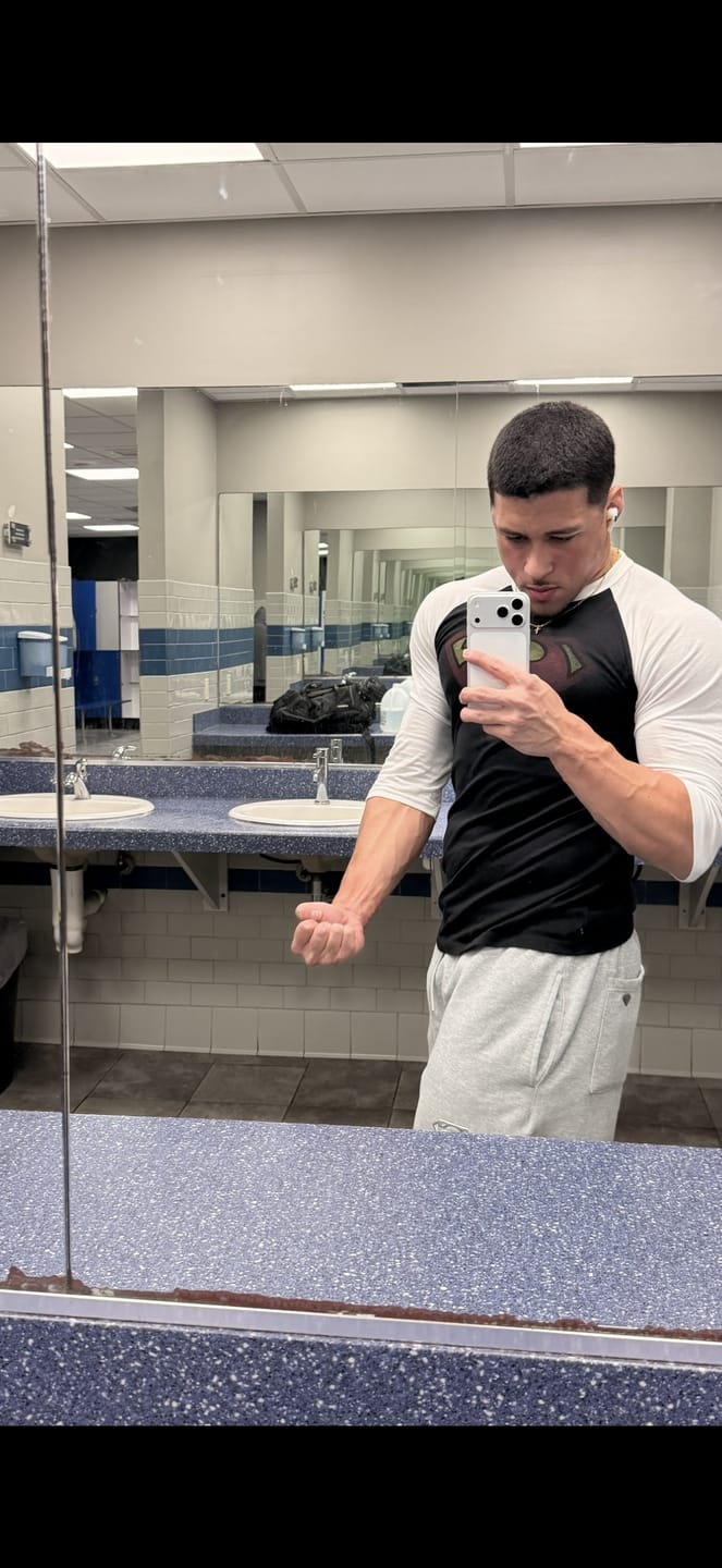 Customer photo review of 8072 - Superman 3/4 Raglan Shirts