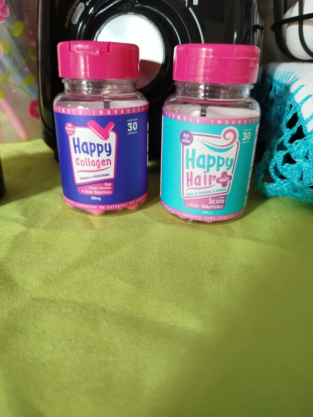 Customer photo review of Happy Hair 3 Potes + 3 Potes Grátis + 1 Pote de Melatonina + 1 Pote de Colágeno (Total 8 Potes)