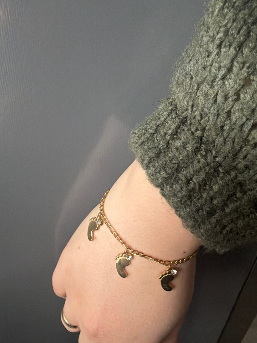 Customer photo review of Armband mit Babyfuß Anhängern