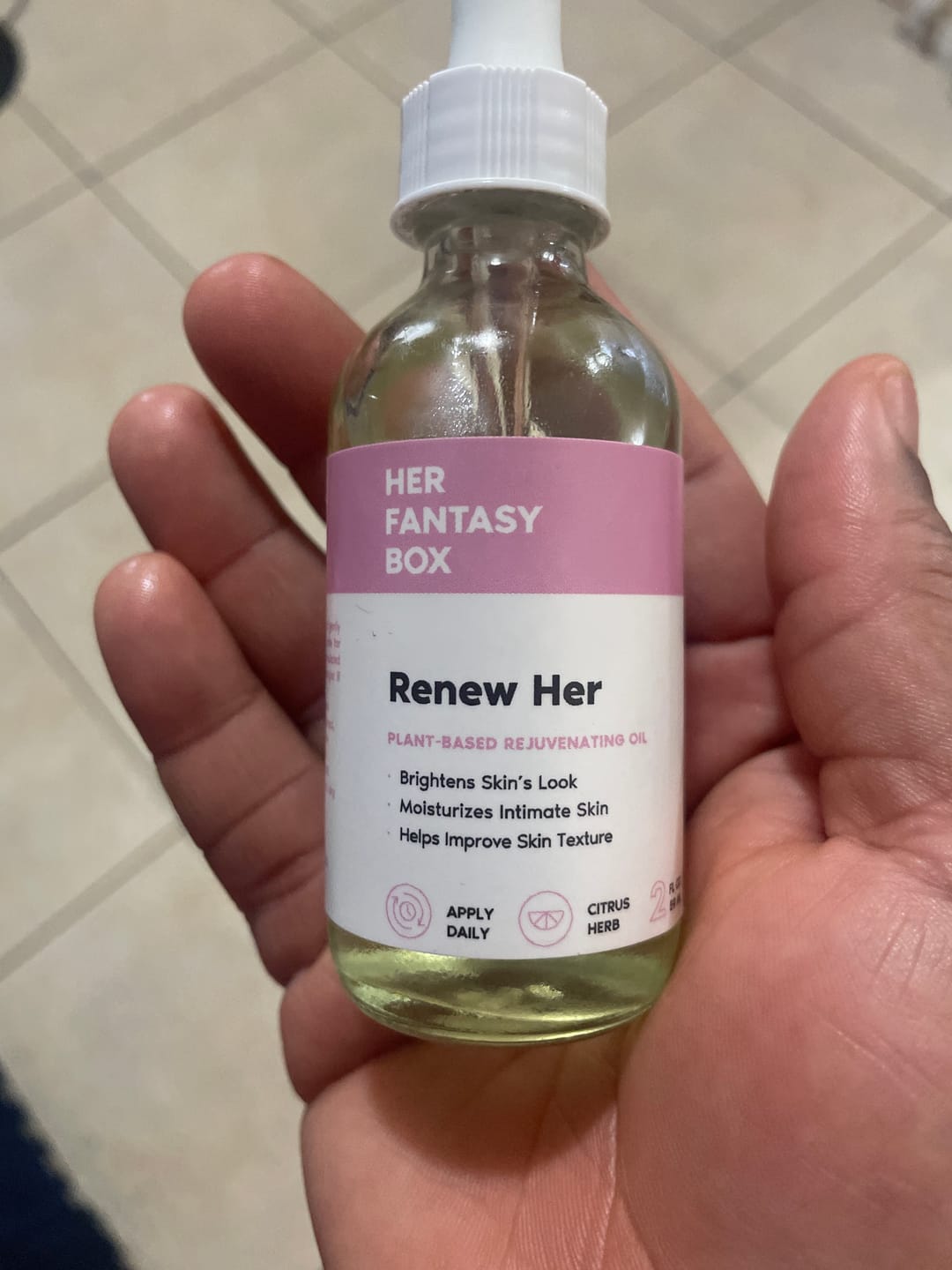 Customer photo review of Her Fantasy Box Renew Her Yoni Oil - For Dryness, Ingrown Hair, Dark Marks & Scars