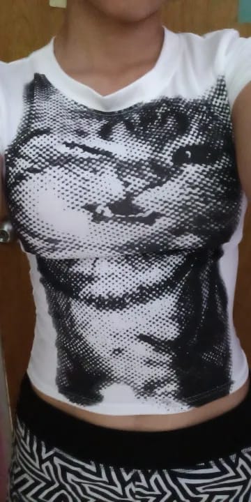 Customer photo review of Harajuku Animal Print Crop Top Basic White Short Sleeve Crewneck T-shirt Women Casual Slim-fitting Tees Lady y2k Vintage