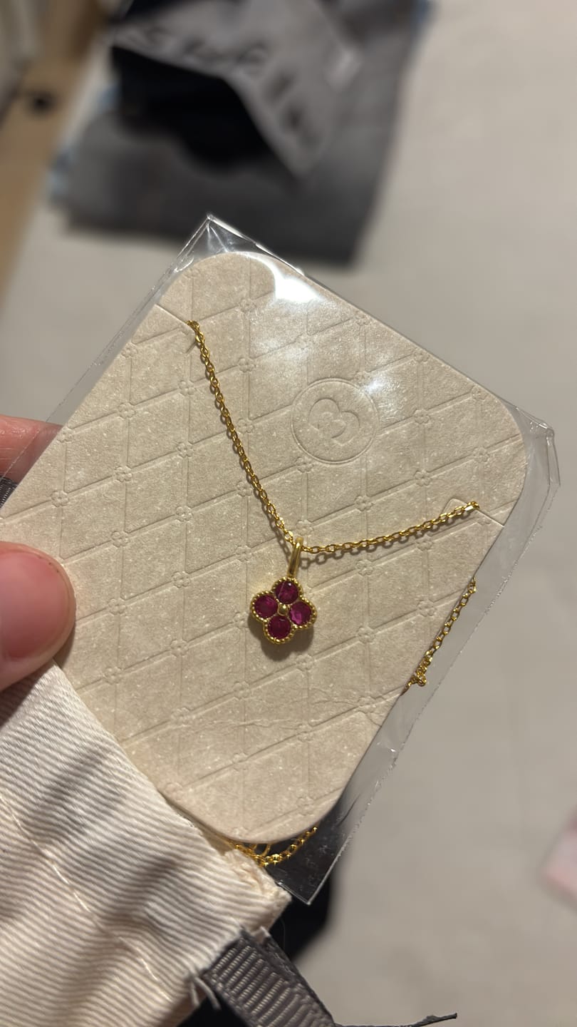 Customer photo review of Collar Flores de Estación