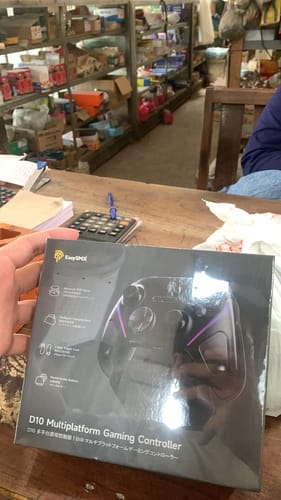 Customer photo review of EasySMX® D10 Multiplatform Gaming Controller with TMR sticks, Trigger Lock and Charging Dock