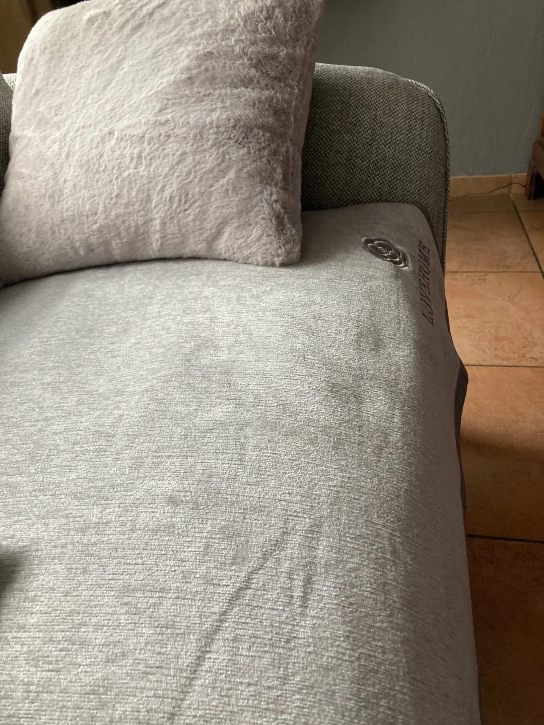 Customer photo review of LuxeWrap Sofabezug - Moderner, Rutschfester Sofakissenschutz