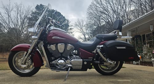 Customer photo review of 44L - Lamellar Stallion Extra Large Honda VTX 1800 R (Retro) Leather Covered Motorcycle Hard Saddlebags