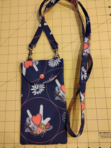 Customer photo review of Mandala Crafts Plastic Snaps for Clothing - No-Sew Plastic Snap Buttons - Snap Button Kit - Snap Fastener Kit with Tools for Fabric Sewing Clothes