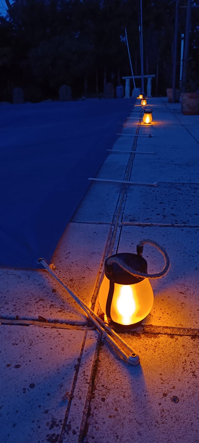 Customer photo review of LlamaViva | Farol con Efecto de Fuego Realista