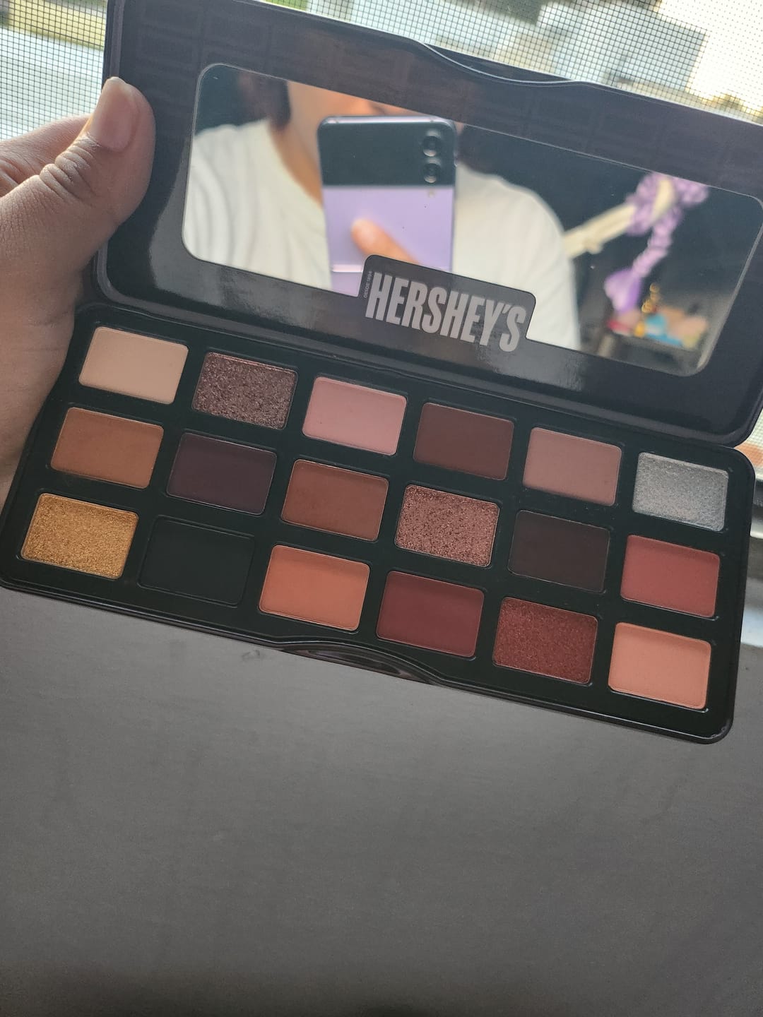 Customer photo review of Paleta de Sombras 18 tonos Hershey´s "Milk"