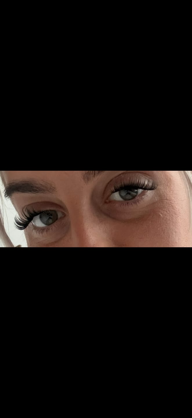 Customer photo review of Lashable DRAMA BABE