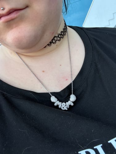 Customer photo review of Collana con Lettere Zirconate -  Shine Identity