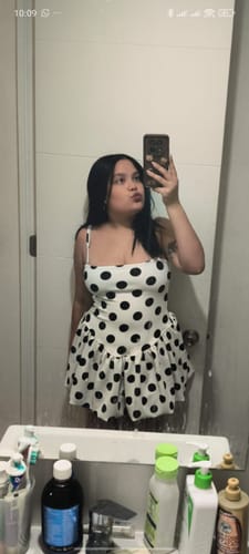 Customer photo review of VESTIDO EMELINE LUNARES BLANCO