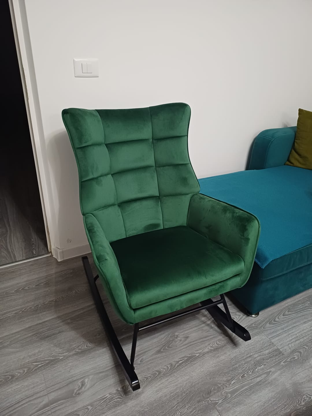 Customer photo review of Fotoliu balansoar BAZALTO, verde/negru, stofa catifelata, 70x90x92 cm