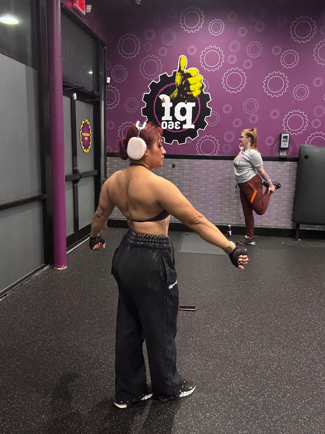 Customer photo review of 2087 - Stud Sweats