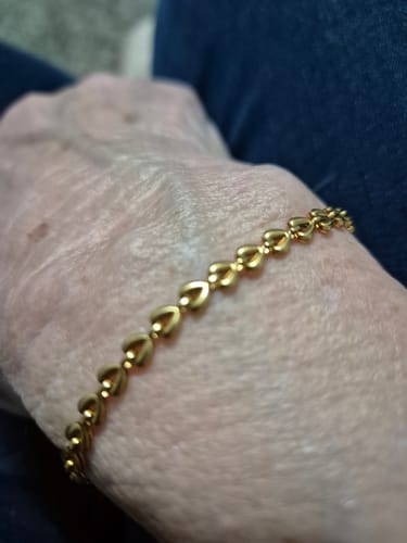 Customer photo review of Heart Bracelet Gold