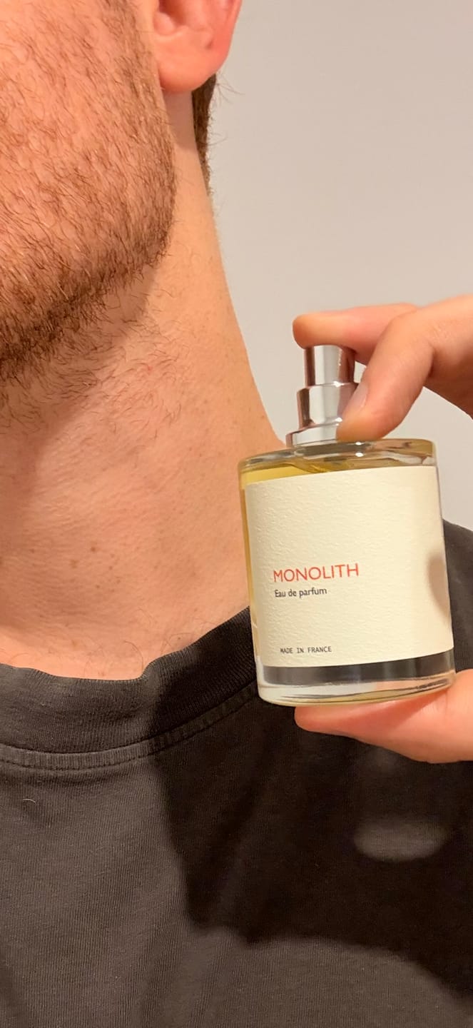 Customer photo review of Monolith