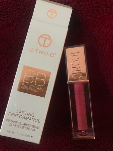 Customer photo review of O.TWO.O HAUTE HYDRATING VINYL LIP GLOSS