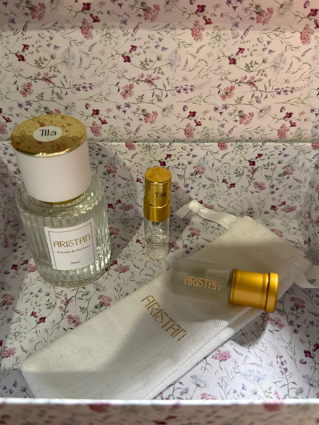 Customer photo review of Tila