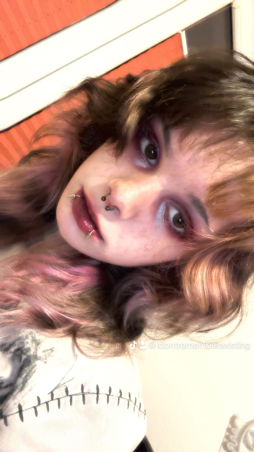 Customer photo review of Shellwe Makeup x Freya86 Punk Bunny Collection