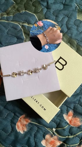 Customer photo review of Ana Clover Bracelet