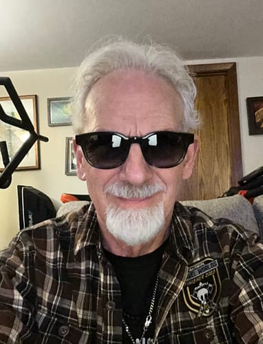 Customer photo review of Entourage of 7 - Beacon Limited Edition Remaster (04-13) (Green)