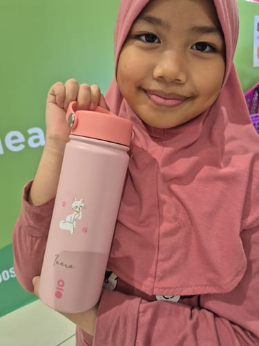 Customer photo review of Disney Cats Ace Bottle Medium