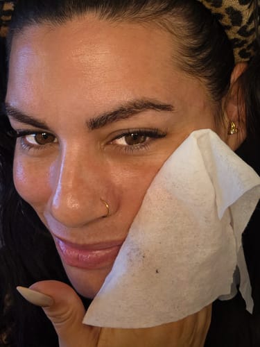 Customer photo review of 3 Free Packs of Cool + Glow Wipes