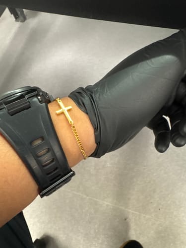 Customer photo review of CROSS BRACELET | 18K Gold