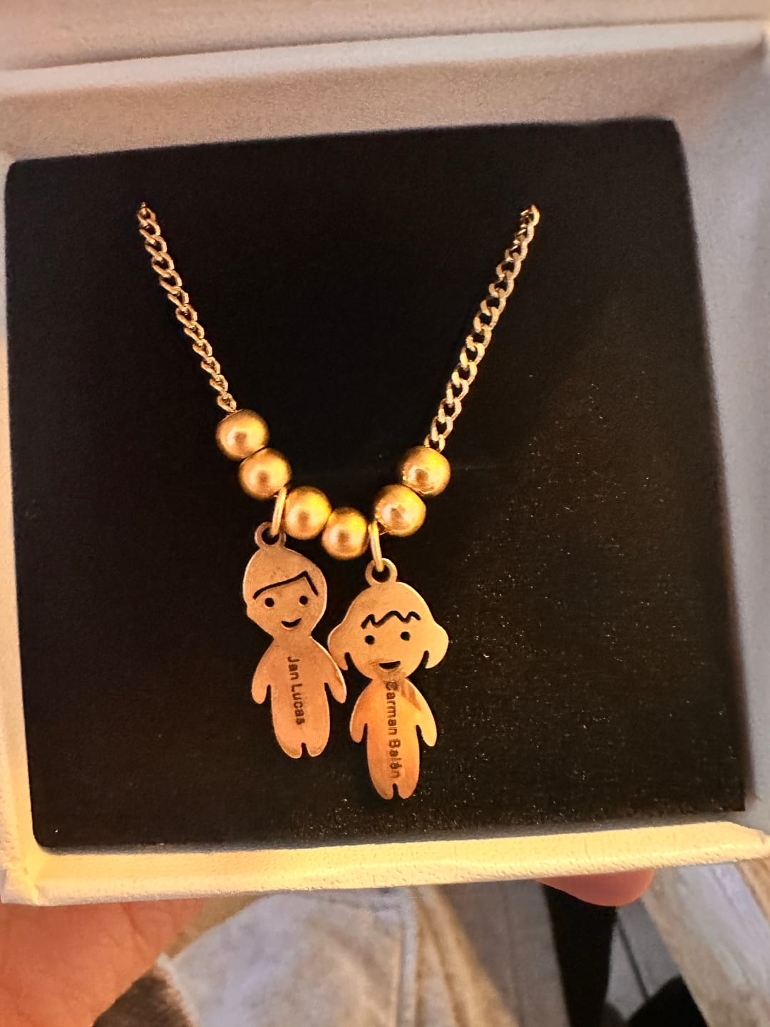 Customer photo review of Mutter Halskette mit personalisierten Kinder Anhängern
