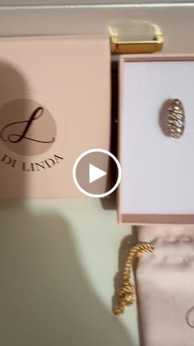 Customer video review of Orecchini Semiluna con Pavé Jeans e Rosa