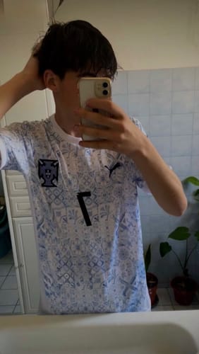 Avis Le F.