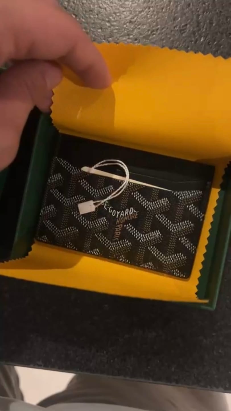 Customer photo review of Tarjetero NewBlack